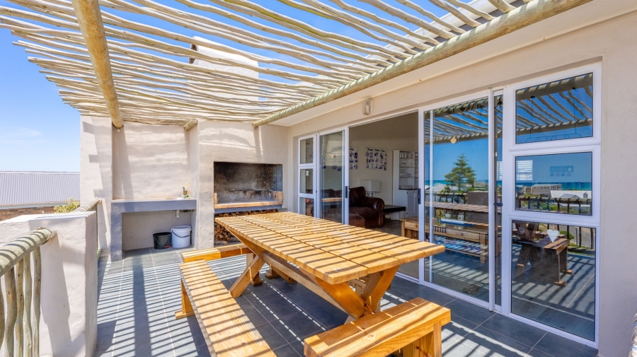 5 Bedroom Property for Sale in Struisbaai Western Cape
